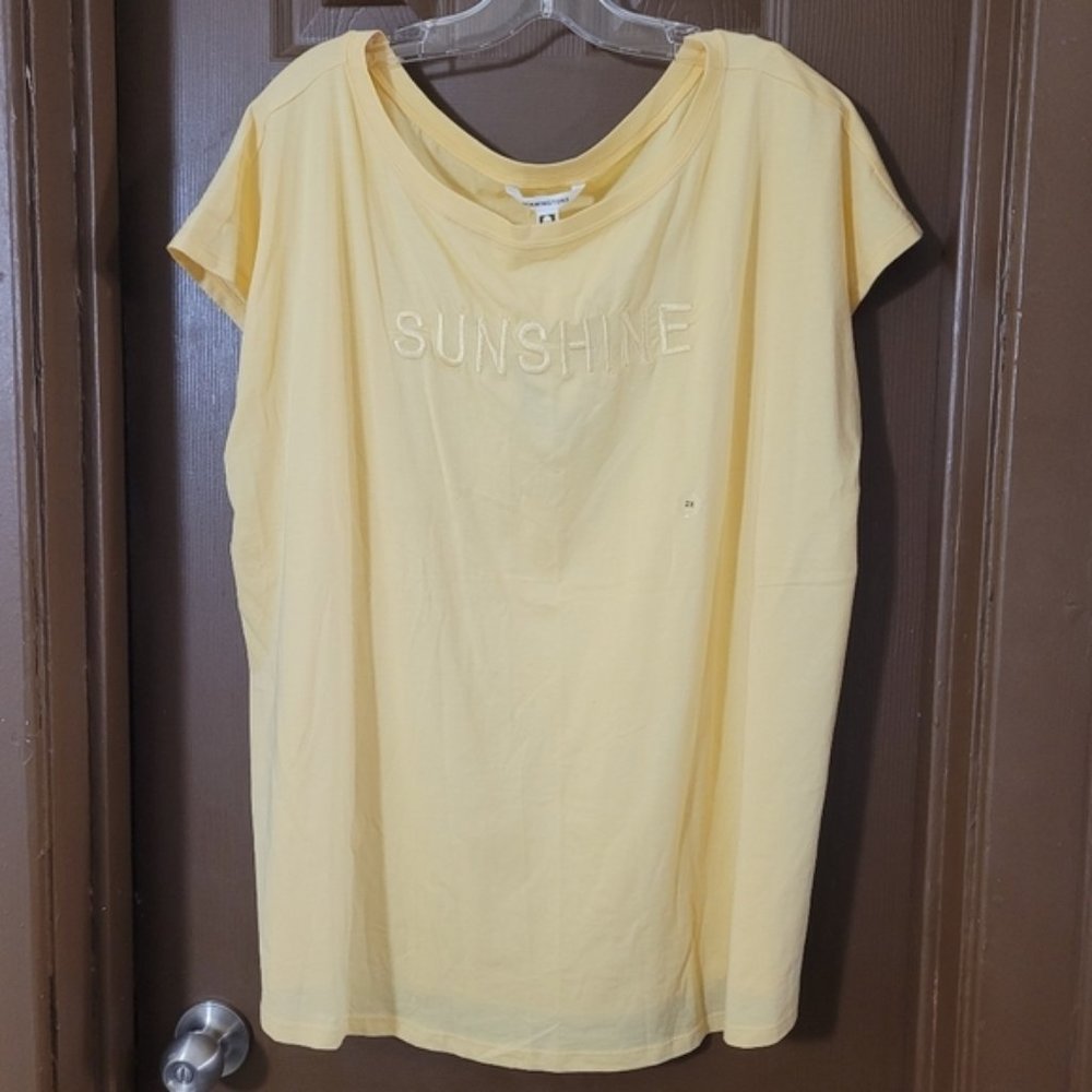 Penningtons Yellow Sunshine embroidered graphic short sleeve tshirt new with tag